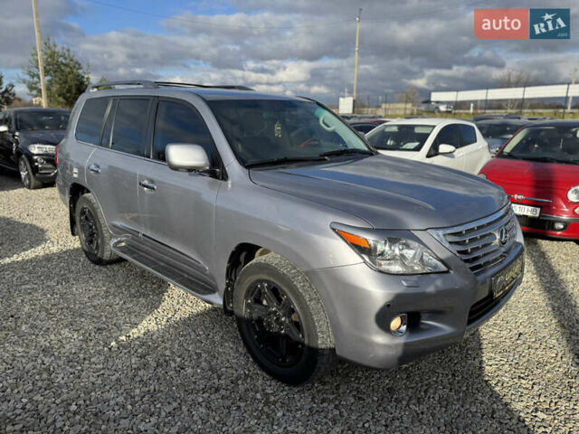 Сірий Лексус ЛХ, об'ємом двигуна 5.66 л та пробігом 303 тис. км за 22000 $, фото 12 на Automoto.ua