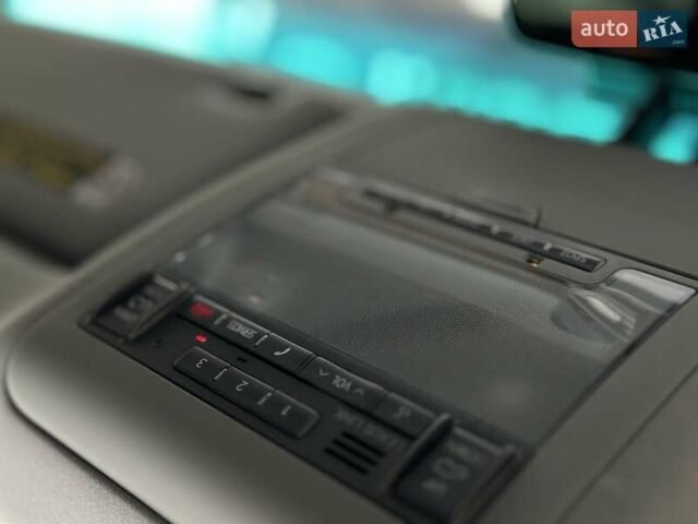 Серый Лексус ЛХ, объемом двигателя 5.66 л и пробегом 255 тыс. км за 24900 $, фото 48 на Automoto.ua