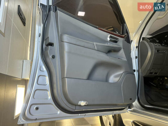 Серый Лексус ЛХ, объемом двигателя 5.66 л и пробегом 273 тыс. км за 24900 $, фото 110 на Automoto.ua