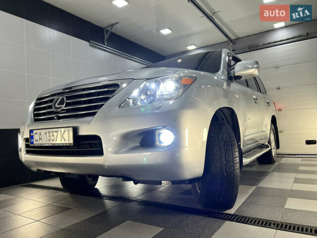 Серый Лексус ЛХ, объемом двигателя 5.66 л и пробегом 273 тыс. км за 24900 $, фото 32 на Automoto.ua