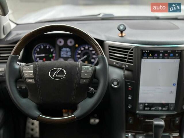 Серый Лексус ЛХ, объемом двигателя 5.66 л и пробегом 255 тыс. км за 24900 $, фото 32 на Automoto.ua