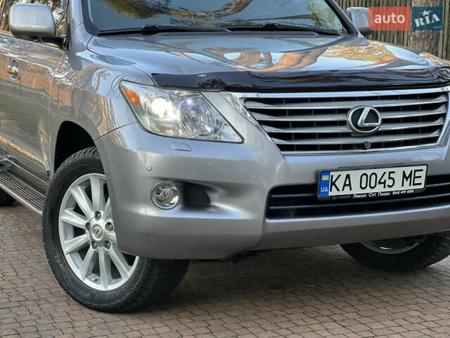 Сірий Лексус ЛХ, об'ємом двигуна 5.7 л та пробігом 285 тис. км за 26700 $, фото 4 на Automoto.ua