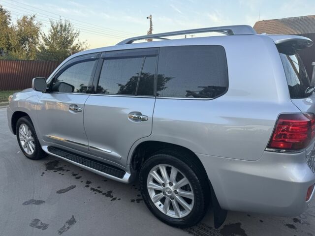 Серый Лексус ЛХ, объемом двигателя 5.7 л и пробегом 320 тыс. км за 22300 $, фото 3 на Automoto.ua