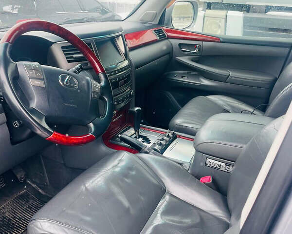 Сірий Лексус ЛХ, об'ємом двигуна 5.7 л та пробігом 295 тис. км за 20999 $, фото 20 на Automoto.ua