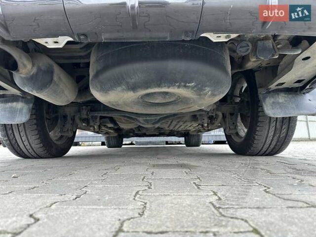 Серый Лексус ЛХ, объемом двигателя 5.66 л и пробегом 255 тыс. км за 24900 $, фото 17 на Automoto.ua