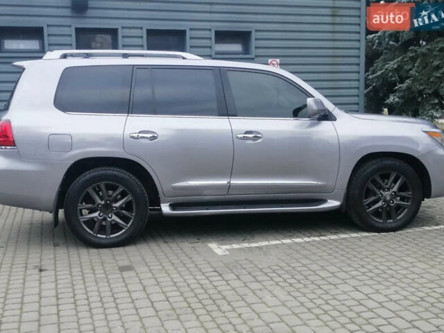 Лексус ЛХ 2008 в Ивано-Франковске на Automoto.ua Серый Лексус ЛХ, объемом двигателя 5.66 л и пробегом 285 тыс. км за 25000 $, фото 7 на Automoto.ua