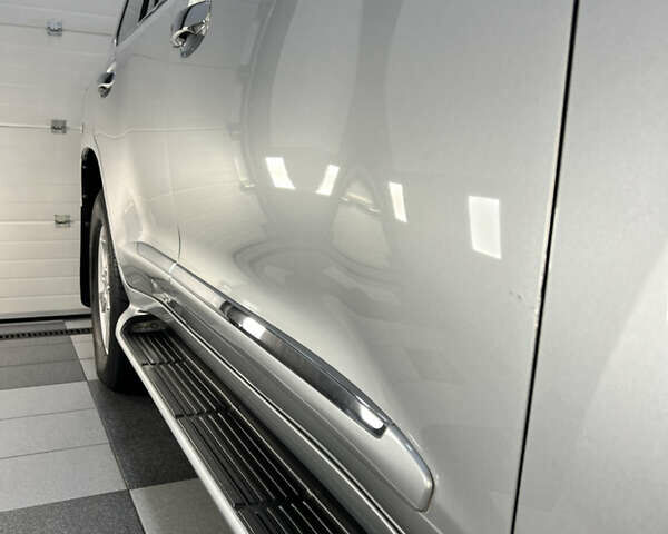 Серый Лексус ЛХ, объемом двигателя 5.66 л и пробегом 273 тыс. км за 24900 $, фото 17 на Automoto.ua