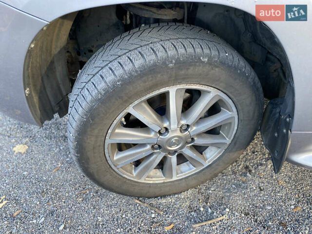 Сірий Лексус ЛХ, об'ємом двигуна 5.66 л та пробігом 295 тис. км за 20888 $, фото 6 на Automoto.ua