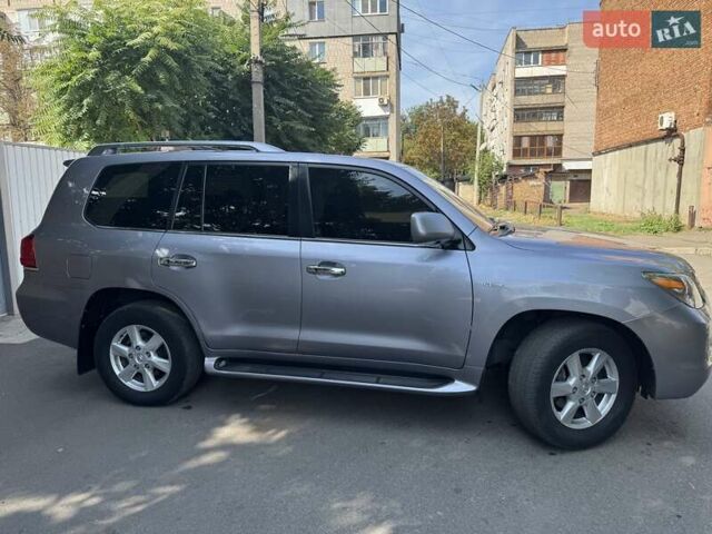 Сірий Лексус ЛХ, об'ємом двигуна 5.66 л та пробігом 174 тис. км за 36500 $, фото 1 на Automoto.ua