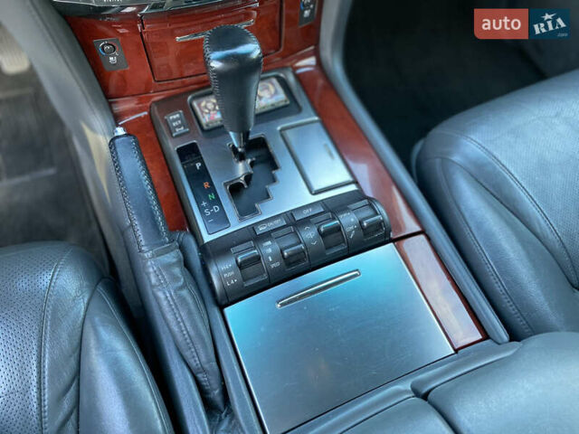 Сірий Лексус ЛХ, об'ємом двигуна 5.66 л та пробігом 295 тис. км за 20888 $, фото 11 на Automoto.ua