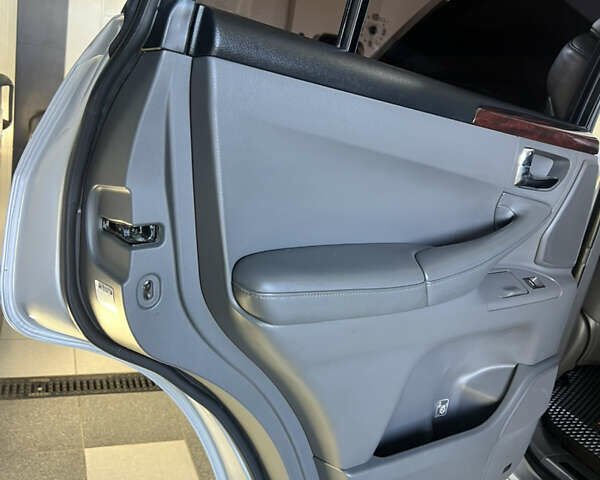 Серый Лексус ЛХ, объемом двигателя 5.66 л и пробегом 273 тыс. км за 24900 $, фото 76 на Automoto.ua