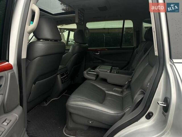 Серый Лексус ЛХ, объемом двигателя 5.66 л и пробегом 259 тыс. км за 21990 $, фото 14 на Automoto.ua