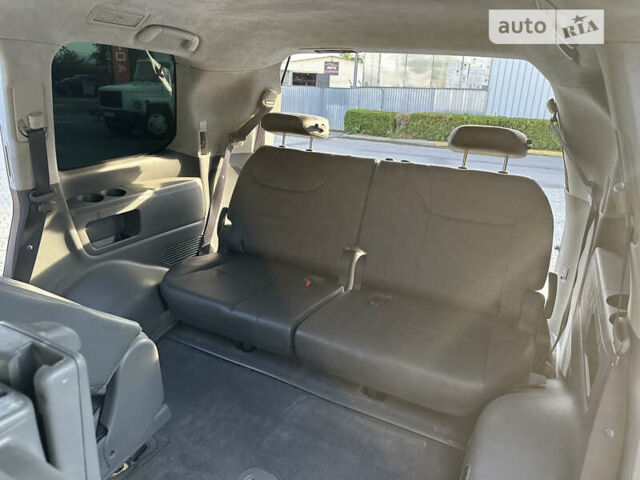 Серый Лексус ЛХ, объемом двигателя 5.66 л и пробегом 243 тыс. км за 25800 $, фото 44 на Automoto.ua