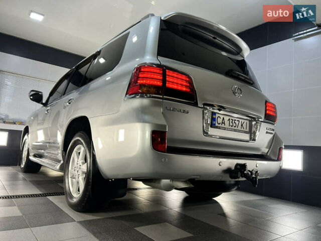 Серый Лексус ЛХ, объемом двигателя 5.66 л и пробегом 273 тыс. км за 24900 $, фото 50 на Automoto.ua