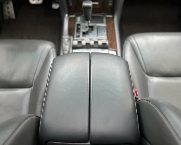 Серый Лексус ЛХ, объемом двигателя 5.66 л и пробегом 255 тыс. км за 24900 $, фото 35 на Automoto.ua