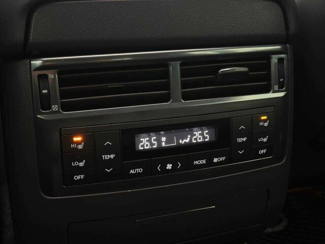 Серый Лексус ЛХ, объемом двигателя 5.7 л и пробегом 259 тыс. км за 21990 $, фото 15 на Automoto.ua