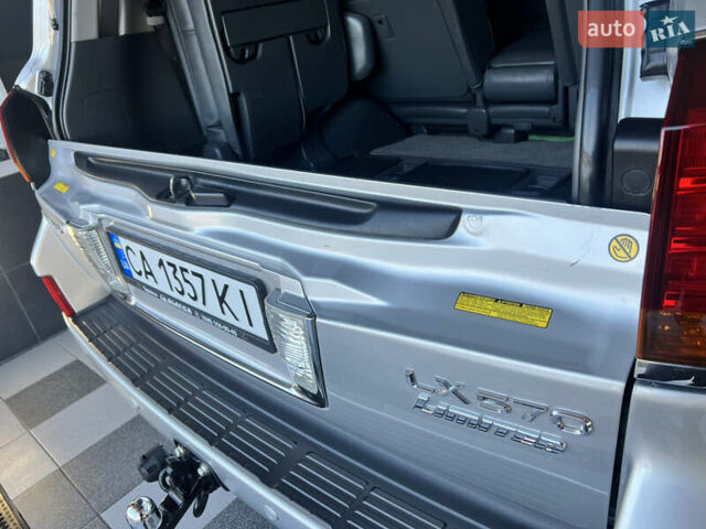 Серый Лексус ЛХ, объемом двигателя 5.66 л и пробегом 273 тыс. км за 24900 $, фото 75 на Automoto.ua