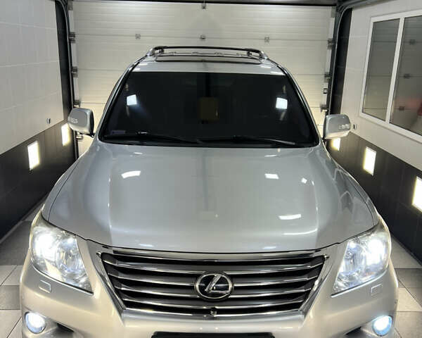 Серый Лексус ЛХ, объемом двигателя 5.66 л и пробегом 273 тыс. км за 24900 $, фото 23 на Automoto.ua