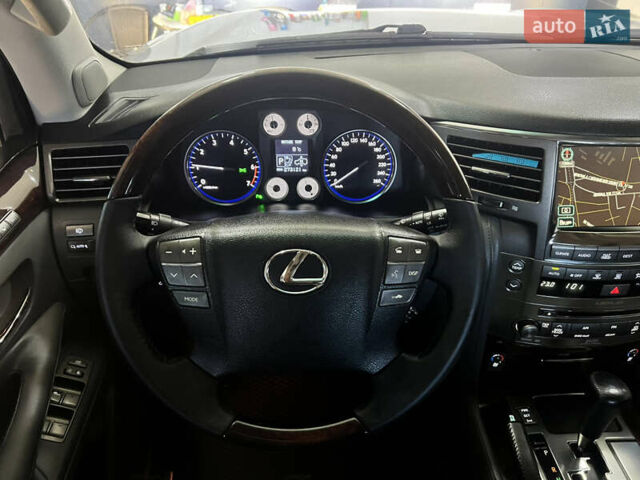 Серый Лексус ЛХ, объемом двигателя 5.66 л и пробегом 273 тыс. км за 24900 $, фото 89 на Automoto.ua