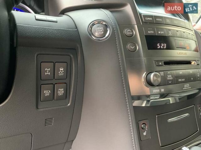 Серый Лексус ЛХ, объемом двигателя 5.66 л и пробегом 175 тыс. км за 32800 $, фото 35 на Automoto.ua