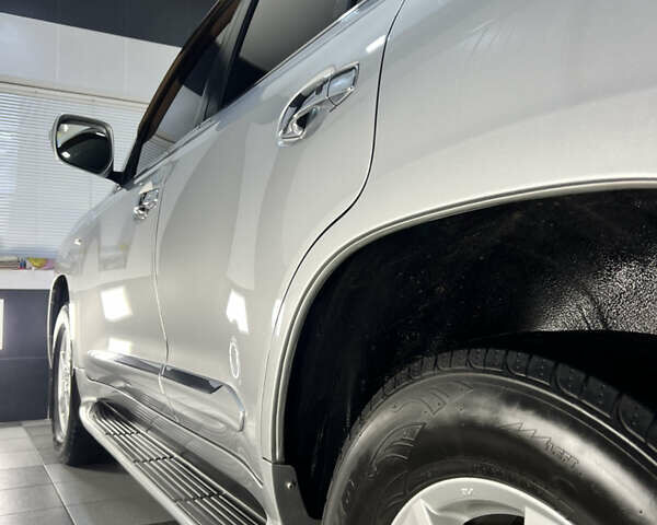 Серый Лексус ЛХ, объемом двигателя 5.66 л и пробегом 273 тыс. км за 24900 $, фото 53 на Automoto.ua