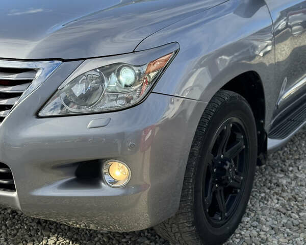 Сірий Лексус ЛХ, об'ємом двигуна 5.66 л та пробігом 303 тис. км за 22000 $, фото 38 на Automoto.ua