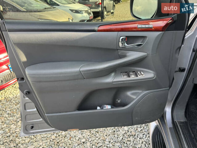 Сірий Лексус ЛХ, об'ємом двигуна 5.66 л та пробігом 303 тис. км за 22000 $, фото 13 на Automoto.ua