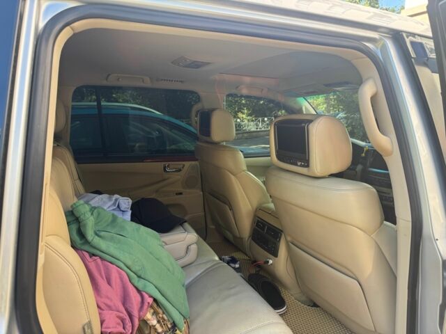 Серый Лексус ЛХ, объемом двигателя 5.7 л и пробегом 320 тыс. км за 22300 $, фото 11 на Automoto.ua