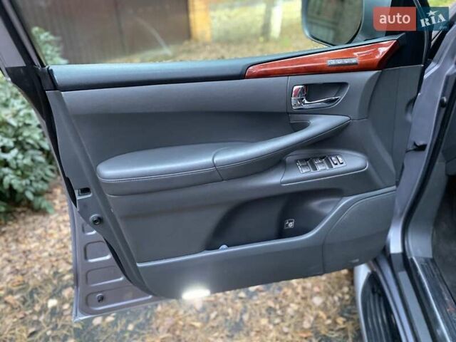 Сірий Лексус ЛХ, об'ємом двигуна 5.7 л та пробігом 295 тис. км за 21555 $, фото 19 на Automoto.ua