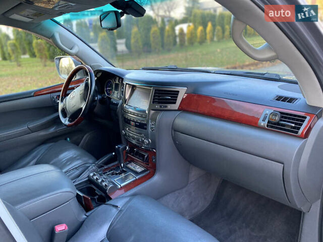 Сірий Лексус ЛХ, об'ємом двигуна 5.66 л та пробігом 295 тис. км за 20888 $, фото 35 на Automoto.ua
