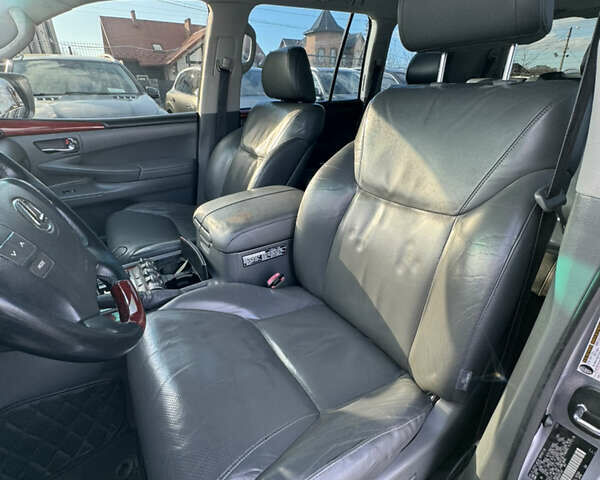 Сірий Лексус ЛХ, об'ємом двигуна 5.66 л та пробігом 303 тис. км за 22000 $, фото 15 на Automoto.ua