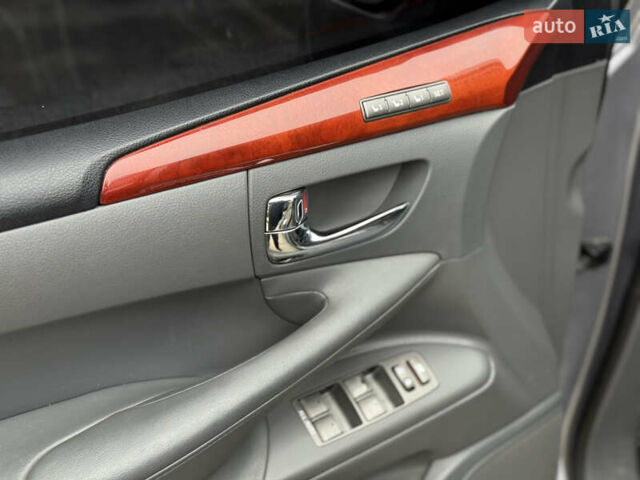Сірий Лексус ЛХ, об'ємом двигуна 5.66 л та пробігом 246 тис. км за 24999 $, фото 16 на Automoto.ua