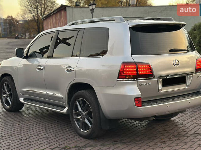 Сірий Лексус ЛХ, об'ємом двигуна 5.66 л та пробігом 262 тис. км за 22999 $, фото 13 на Automoto.ua