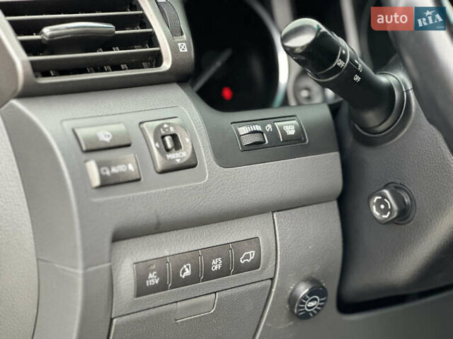 Серый Лексус ЛХ, объемом двигателя 5.7 л и пробегом 360 тыс. км за 19900 $, фото 26 на Automoto.ua