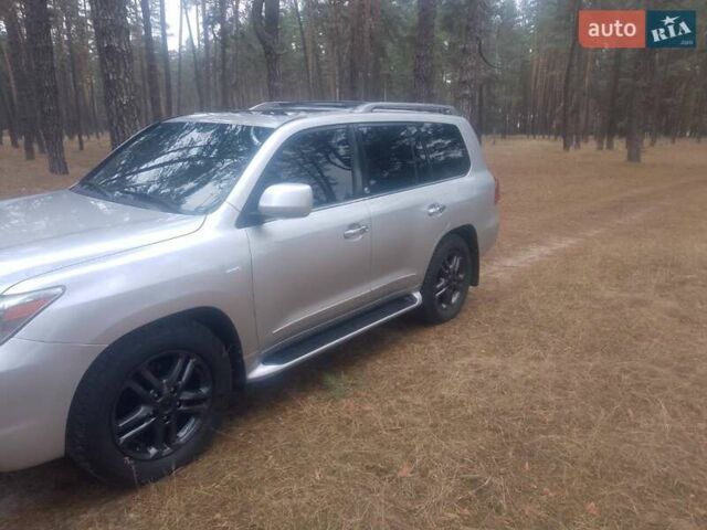 Сірий Лексус ЛХ, об'ємом двигуна 5.66 л та пробігом 360 тис. км за 21700 $, фото 5 на Automoto.ua