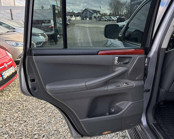 Сірий Лексус ЛХ, об'ємом двигуна 5.66 л та пробігом 303 тис. км за 22000 $, фото 22 на Automoto.ua