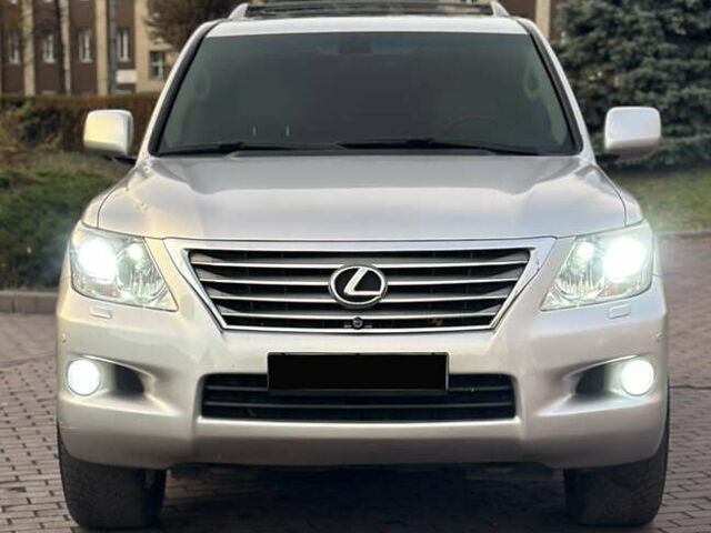 Сірий Лексус ЛХ, об'ємом двигуна 5.66 л та пробігом 262 тис. км за 22999 $, фото 5 на Automoto.ua