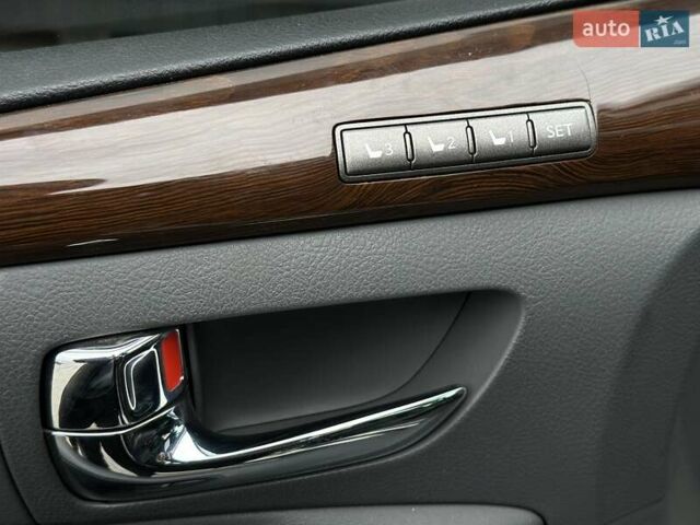 Серый Лексус ЛХ, объемом двигателя 5.66 л и пробегом 255 тыс. км за 24900 $, фото 37 на Automoto.ua