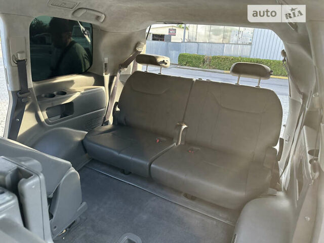 Серый Лексус ЛХ, объемом двигателя 5.66 л и пробегом 243 тыс. км за 25800 $, фото 42 на Automoto.ua