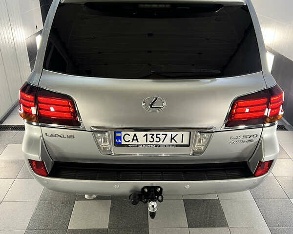 Серый Лексус ЛХ, объемом двигателя 5.66 л и пробегом 273 тыс. км за 24900 $, фото 45 на Automoto.ua