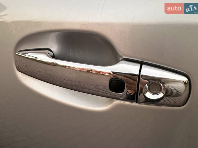 Сірий Лексус ЛХ, об'ємом двигуна 5.66 л та пробігом 262 тис. км за 22999 $, фото 50 на Automoto.ua