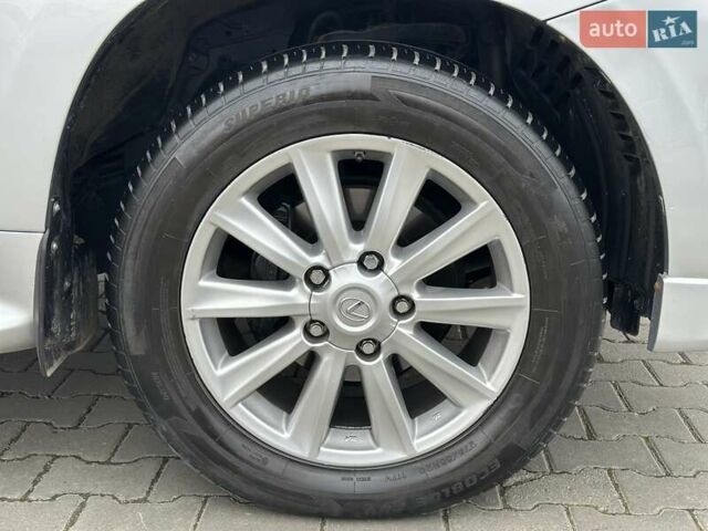 Серый Лексус ЛХ, объемом двигателя 5.66 л и пробегом 255 тыс. км за 24900 $, фото 12 на Automoto.ua