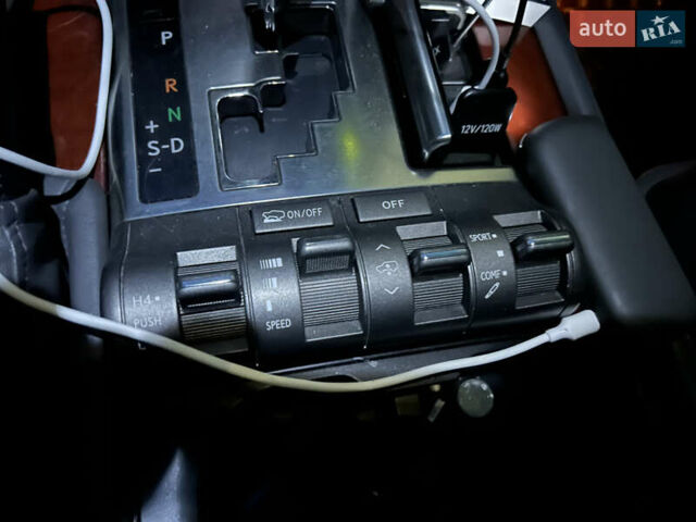 Лексус ЛХ 2008 в Ивано-Франковске на Automoto.ua Серый Лексус ЛХ, объемом двигателя 5.66 л и пробегом 285 тыс. км за 25000 $, фото 14 на Automoto.ua