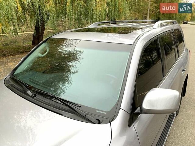 Серый Лексус ЛХ, объемом двигателя 5.66 л и пробегом 175 тыс. км за 32800 $, фото 15 на Automoto.ua