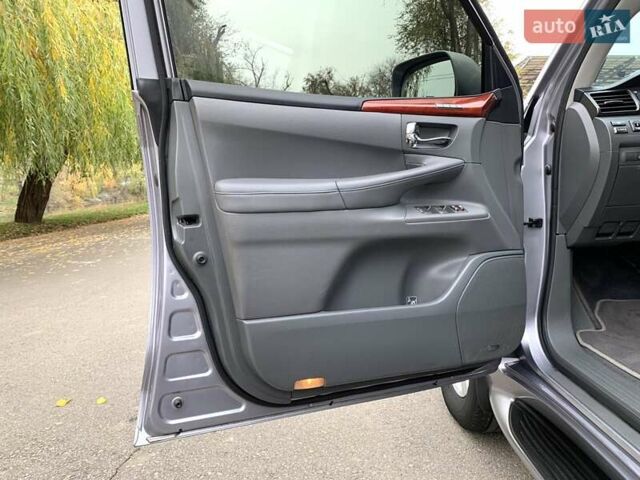 Серый Лексус ЛХ, объемом двигателя 5.66 л и пробегом 175 тыс. км за 32800 $, фото 25 на Automoto.ua