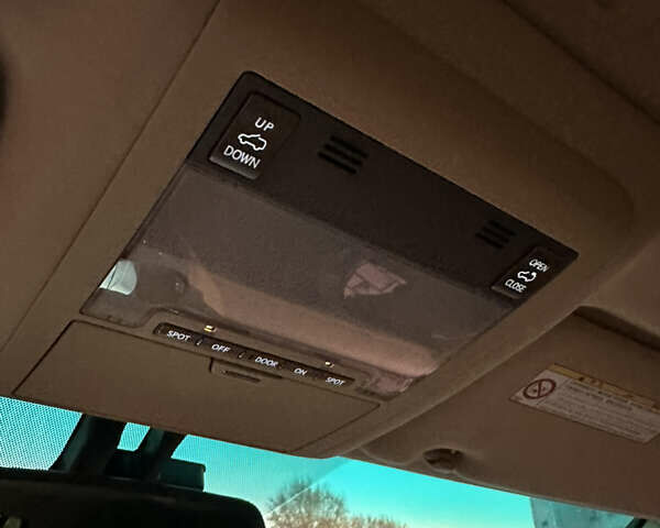 Сірий Лексус ЛХ, об'ємом двигуна 5.66 л та пробігом 262 тис. км за 22999 $, фото 42 на Automoto.ua