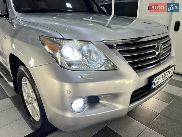 Серый Лексус ЛХ, объемом двигателя 5.66 л и пробегом 273 тыс. км за 24900 $, фото 24 на Automoto.ua