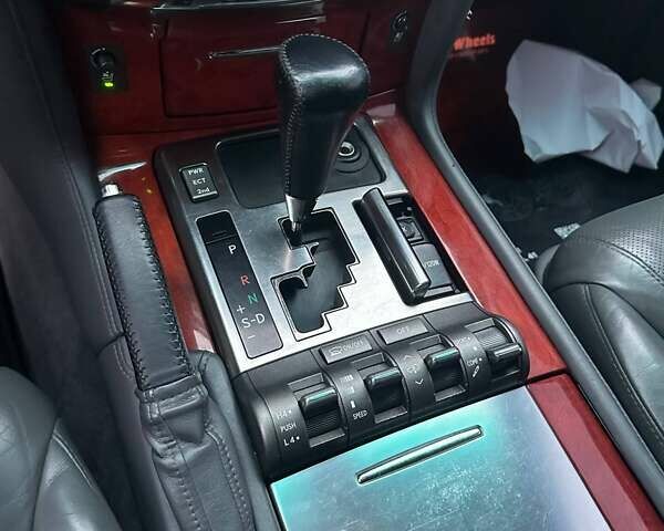 Сірий Лексус ЛХ, об'ємом двигуна 5.66 л та пробігом 225 тис. км за 22900 $, фото 8 на Automoto.ua