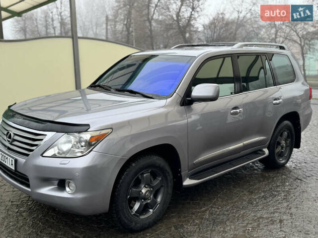 Серый Лексус ЛХ, объемом двигателя 5.66 л и пробегом 530 тыс. км за 25500 $, фото 6 на Automoto.ua