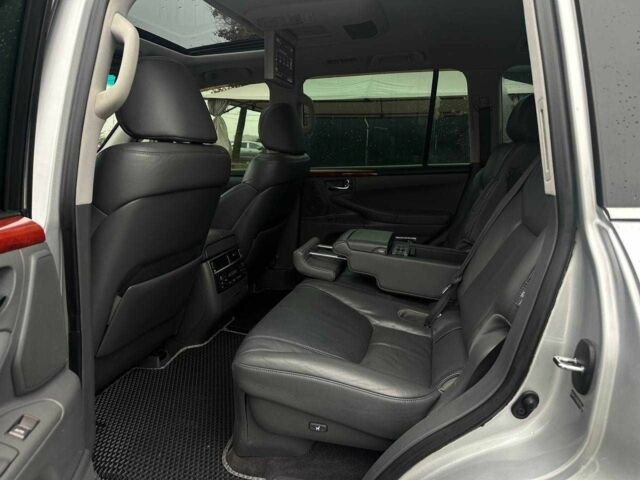 Серый Лексус ЛХ, объемом двигателя 5.7 л и пробегом 259 тыс. км за 21990 $, фото 10 на Automoto.ua